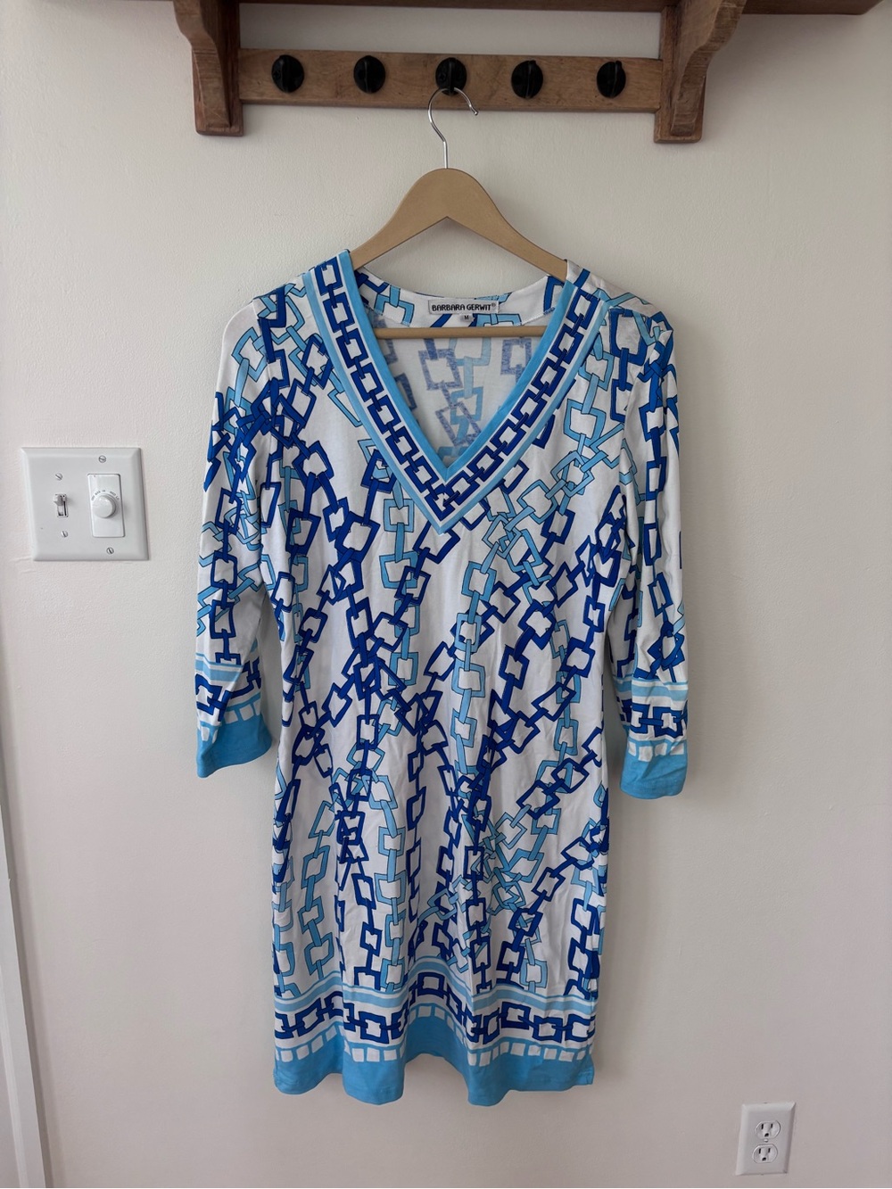 Barbara Gerwit V Neck Shift Dress Size Medium 95 % Supra Cotton / 5% Spandex